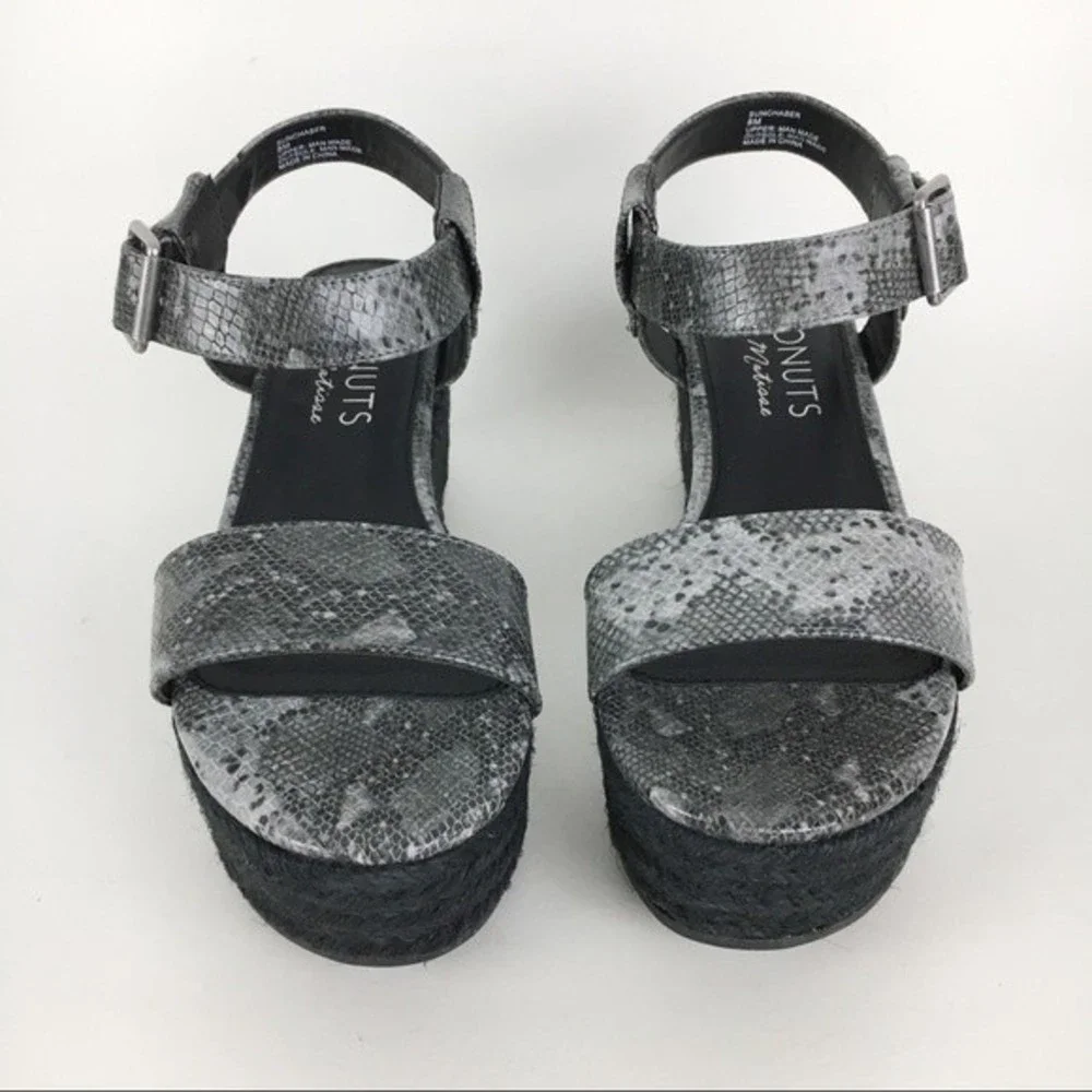 Coconuts By Matisse‎ 8 Black Gray Snakeskin Platform Wedges Espadrilles Sandals